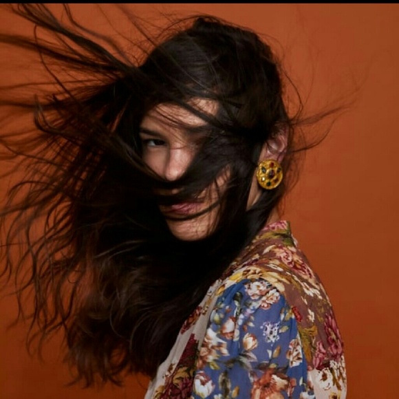 Gold & Jewels - Picture 2 of 4